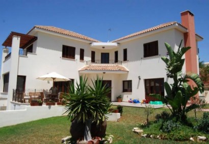 Choletria Villa independiente En alquiler | BKM11561